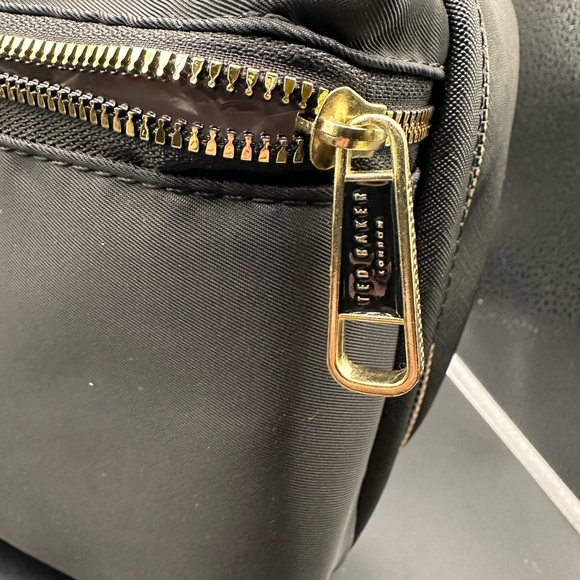 NWT Ted Baker Fluffy Toiletry Bag with floral interior - Picture 3 of 8